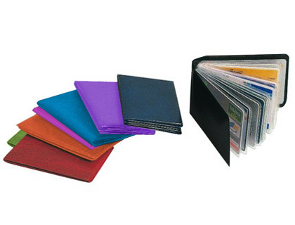Portatarjetas de credito fabricadas en pvc base opaca capacidad 10 tarjetas colores surtidos expositor de 30 uds (Ref. FV16/M)