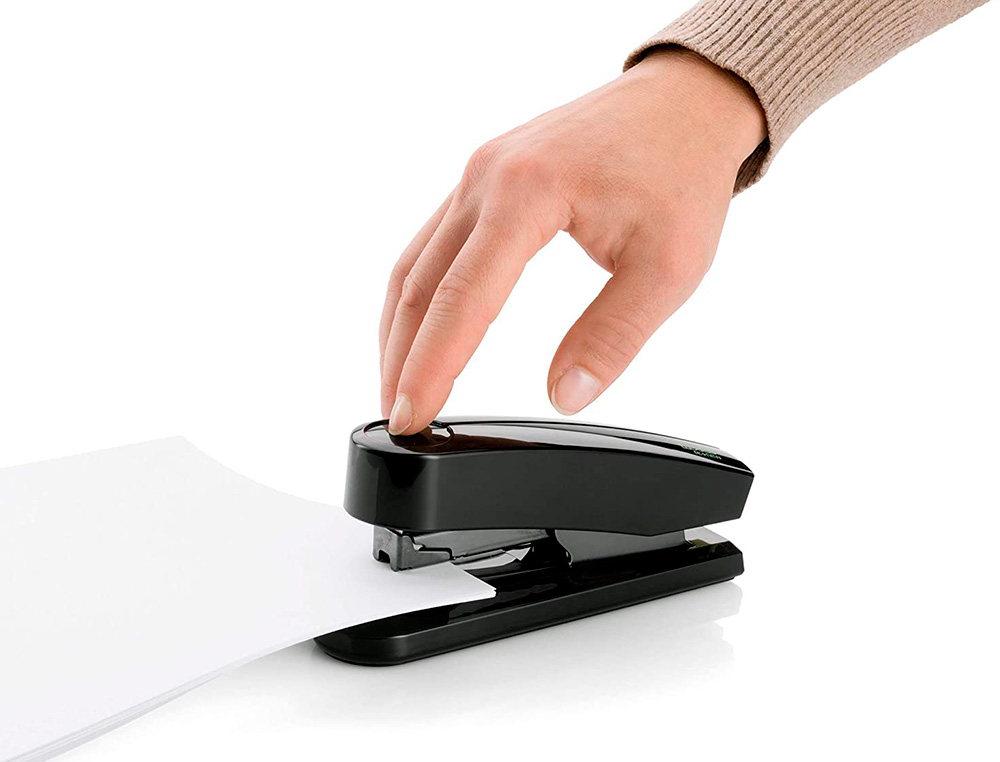 NOVUS DAHLE - Grapadora novus b2 plastico abs reciclado capacidad 25 hojas usa grapas 24/6 y 26/6 color negro (Ref. 020-1931)