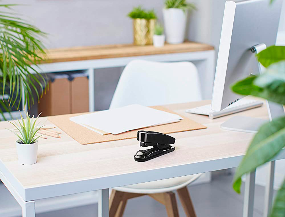 NOVUS DAHLE - Grapadora novus b2 plastico abs reciclado capacidad 25 hojas usa grapas 24/6 y 26/6 color negro (Ref. 020-1931)