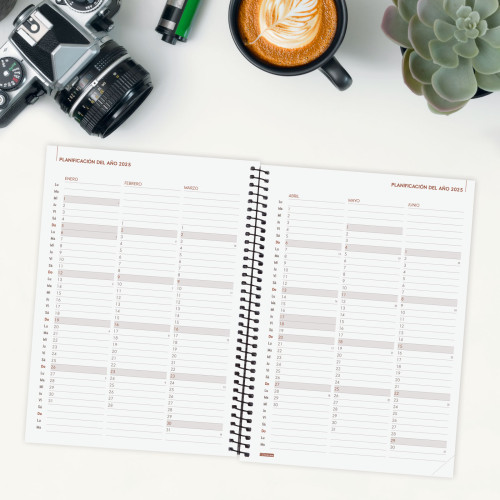 FINOCAM - AGENDA ANUAL 2025 BASIC OPAQUE - Espiral - Semana Vista - E10 - 155x212mm - Burdeos (Ref.742767425)