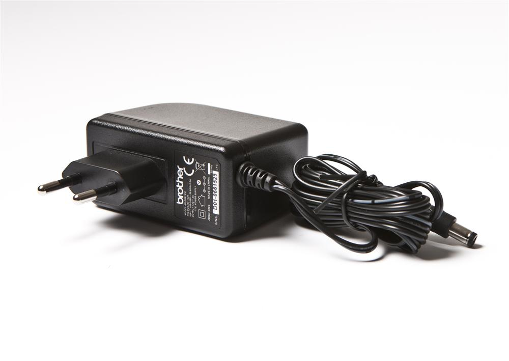 BROTHER - Adaptador de corriente para la PTH300, PTE300VP, PTH500, PT-E550WVP, PTP700, PTP750W, PTD450 (Ref.ADE001)