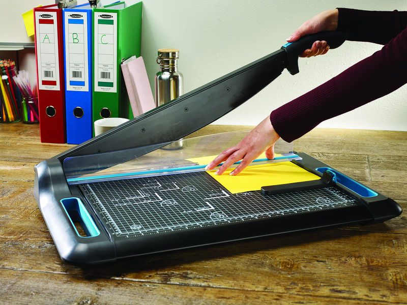 AVERY - Cizallas de palanca A3 Capacidad 30 hojas 820x420x120 7,9 Kg (Ref.PG460)