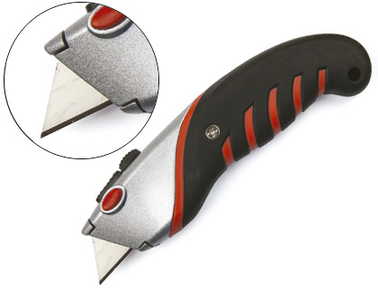 Q-CONNECT - CUTER SX1500 METALICO ANCHO NEGRO Y ROJO CON MANGO DE PLASTICO (Ref.KF16815)
