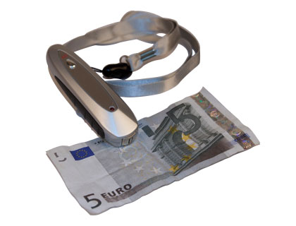 Q-CONNECT - DETECTOR DE BILLETES FALSOS DE BOLSILLO (Ref.KF14928)