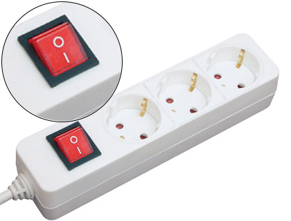 MEDIARANGE - REGLETA 3 TOMAS BLANCA CON INTERRUPTOR LONGITUD CABLE 1,4M (Ref.MRCS205)