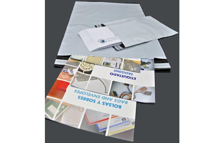 INTERMARK - BOLSAS MENSAJERÍA ESTÁNDAR PLÁSTICO OPACO 350X450X50 (FUELLE)+40 SOLAPA BLANCO / INTERIOR NEGRO -PACK DE 100UD- (Ref.BC3504505060SIN)