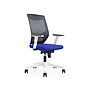 ROCADA - Silla de oficina con brazos regulables y respaldo malla negro tapizada en tela ignifuga azul color blanco (Ref. 908W-3)